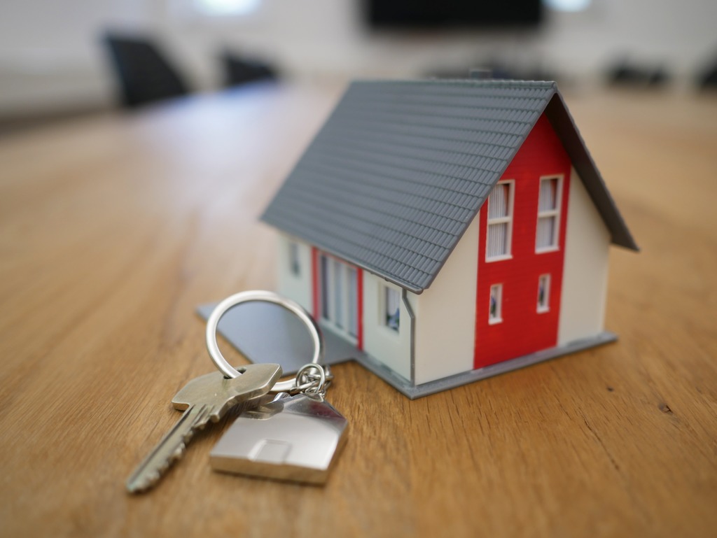 miniature de clé et maison